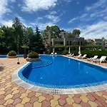 Anita A 25 Pool View Sunny شقة